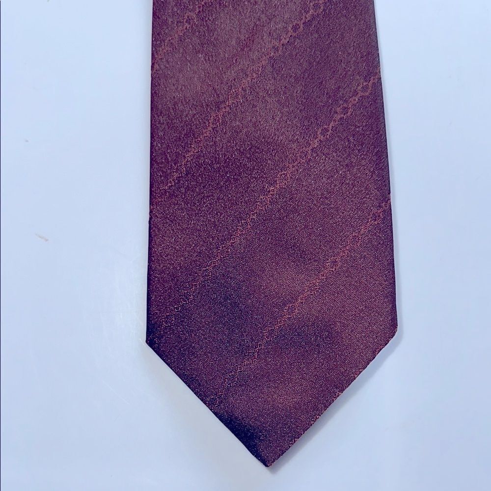 Vintage late 60s/early 70s U Italy Fatto A Mano reddish brown polyester tie